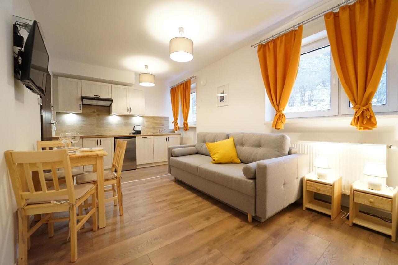 Apartamenty Everysky - Jeleniogorska 1A ชกลาร์สกา ปอเรมบา ภายนอก รูปภาพ