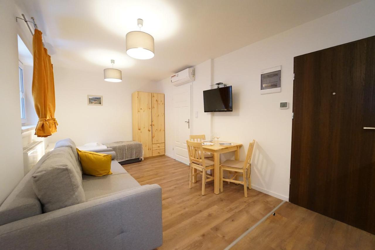 Apartamenty Everysky - Jeleniogorska 1A ชกลาร์สกา ปอเรมบา ภายนอก รูปภาพ