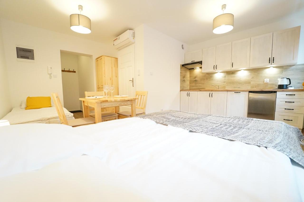 Apartamenty Everysky - Jeleniogorska 1A ชกลาร์สกา ปอเรมบา ภายนอก รูปภาพ