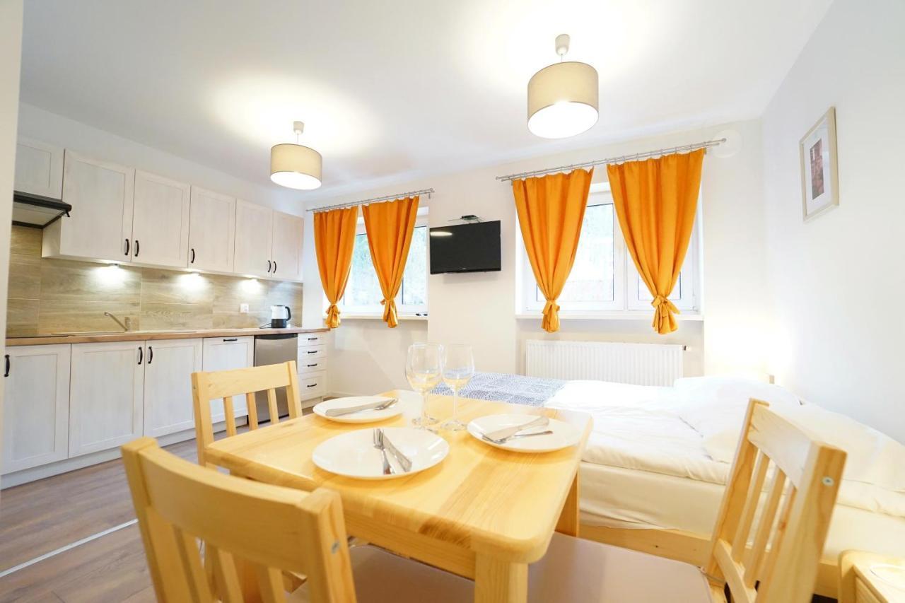 Apartamenty Everysky - Jeleniogorska 1A ชกลาร์สกา ปอเรมบา ภายนอก รูปภาพ